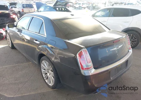 2012 Chrysler 300C Luxury Series z USA, uszkodzony, nr VIN 2C3CCAPTXCH227744